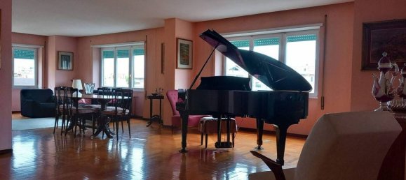 3 bedrooms Penthouse in Rome, Italy No. 334951 3