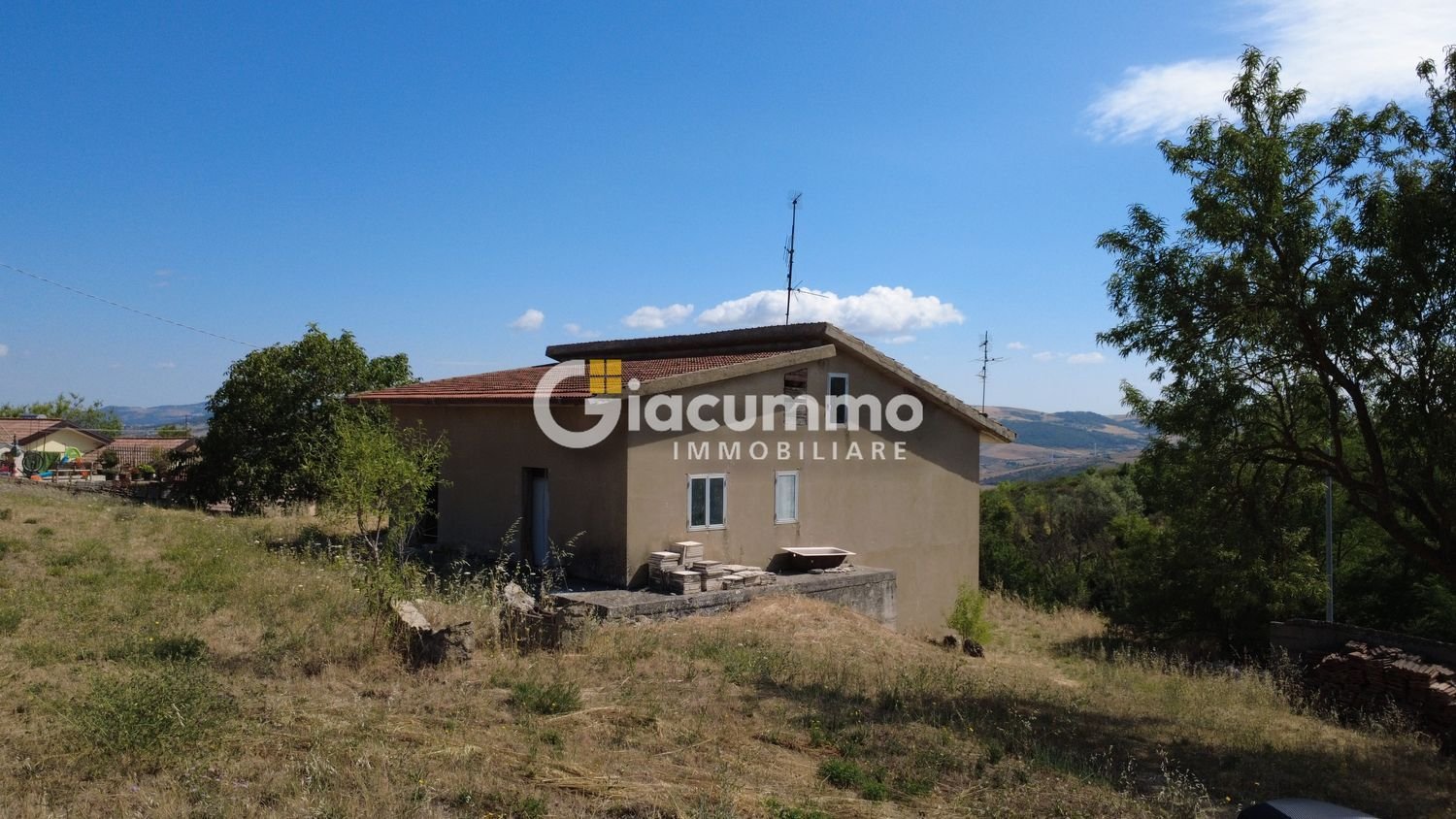 6 rooms House in Potenza, Italy No. 262293