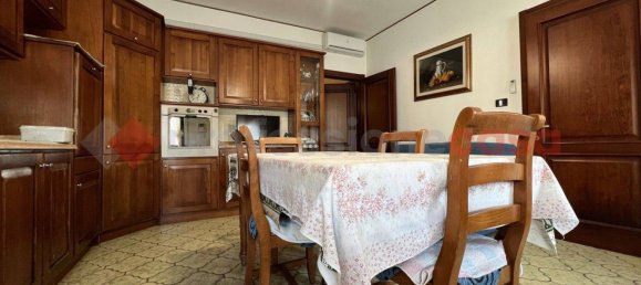 6 bedrooms House in Isola Rizza, Italy No. 272909 3