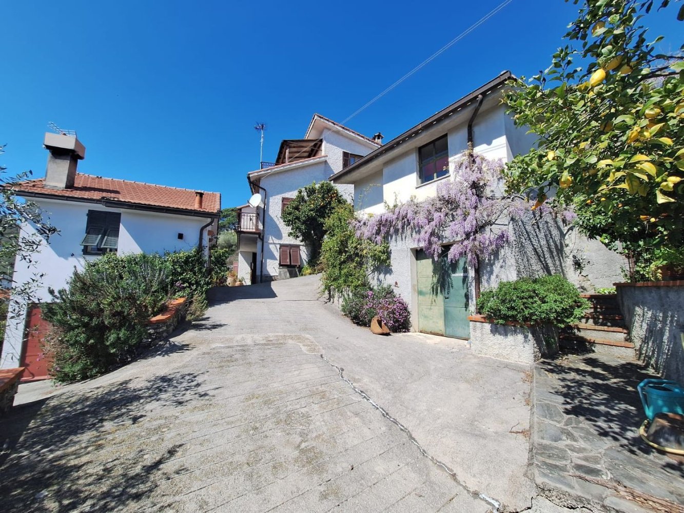 Villa de 13 habitaciónes en Chiavari, Italy No. 39516