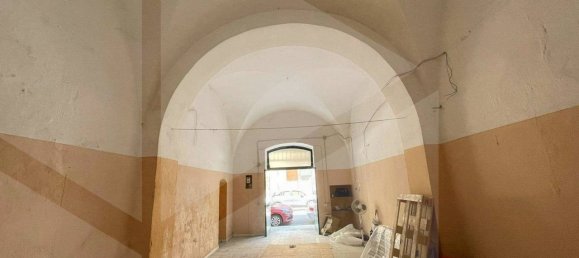 1 room Commercial property in Bari, Italy No. 22245 5