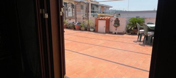 4 bedrooms Apartment in Ercolano, Italy No. 320404 3