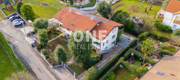 Вилла с 4 спальнями в Лураго Мариноне, Италия № 12375 18