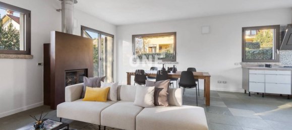 Вилла с 4 спальнями в Лураго Мариноне, Италия № 12375 42