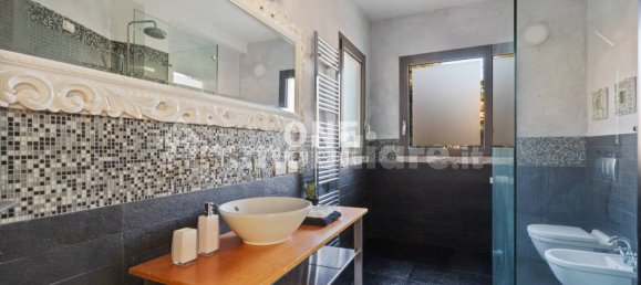 Вилла с 4 спальнями в Лураго Мариноне, Италия № 12375 25