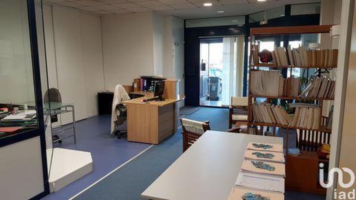 9 غرف نوم منزل في Niort, France رقم 30648