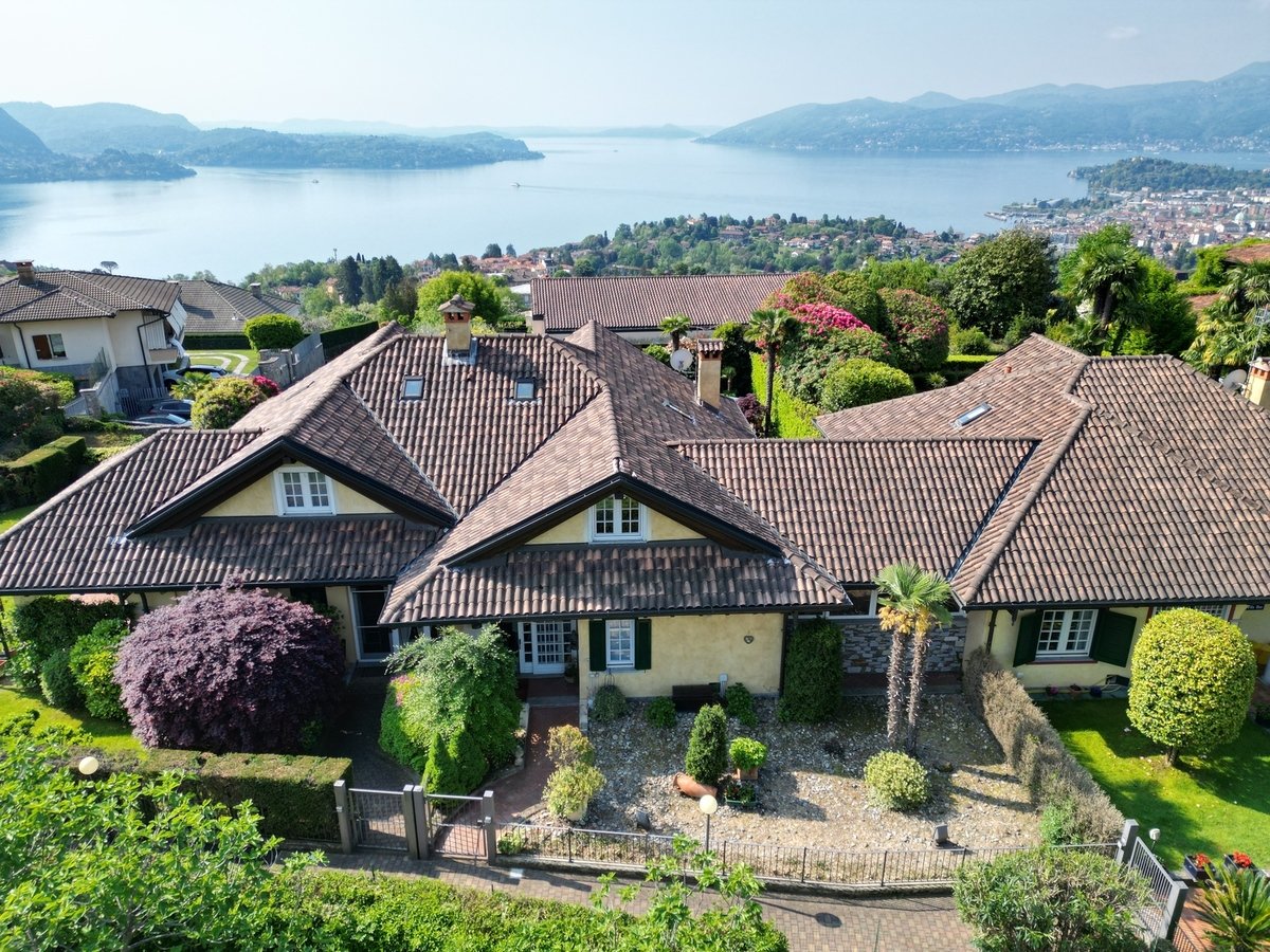 Casa de 3 dormitorios en Arizzano, Italy No. 296927