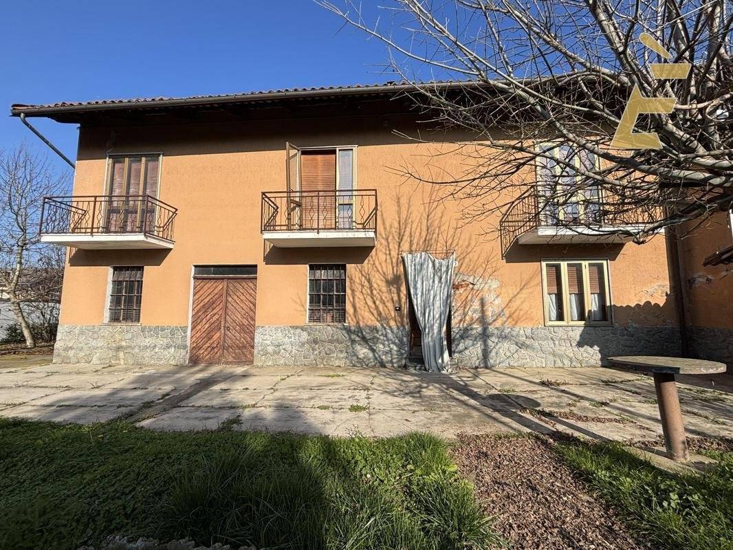 Villa de 5 habitaciónes en Villanova d'Asti, Italy No. 172517