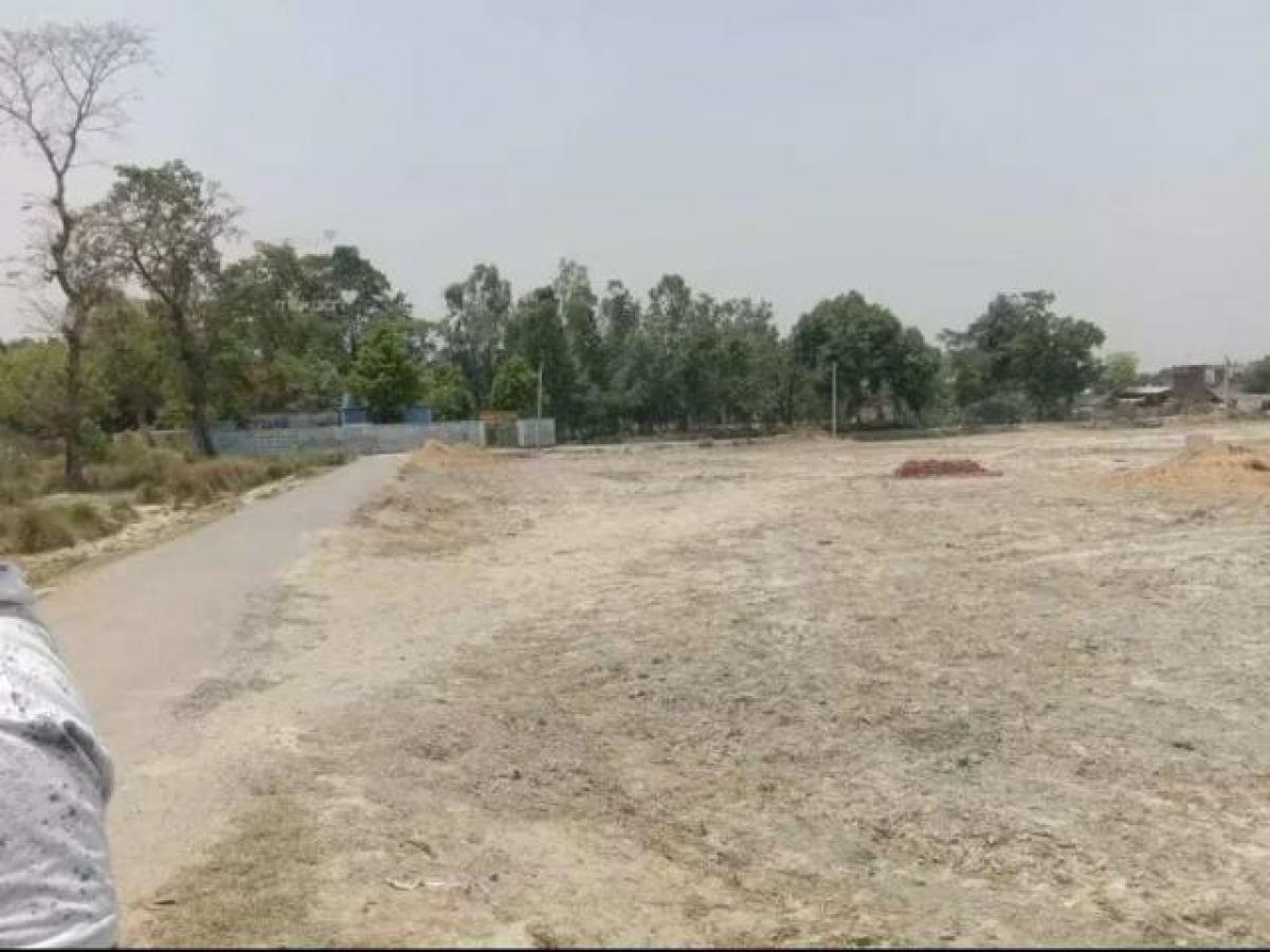  Land in Lucknow, India No. 35740