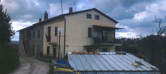 Apartamento de 6 habitaciónes en Torgiano, Italy No. 42951 2