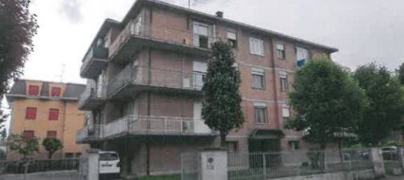 4 rooms Apartment in Rolo, Italy No. 96571 2
