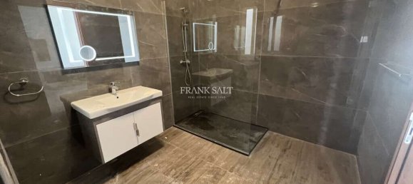 2 غرف نوم بانتهاوس في Fgura, Malta رقم 8184 7