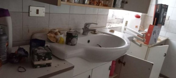 Casa de 5 divisões em Pieve Porto Morone, Italy N.º 311909 14