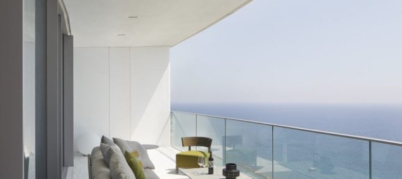 3 bedrooms Apartment in Limassol, Cyprus No. 24161 2