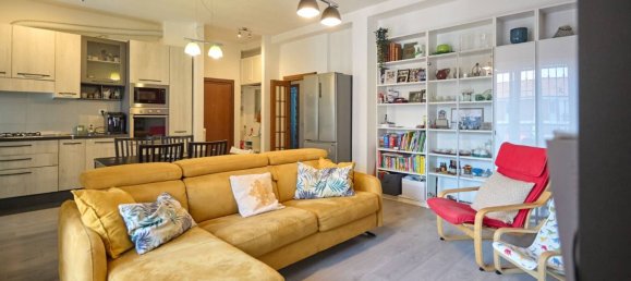 2 bedrooms Apartment in Milan, Italy No. 319168 3