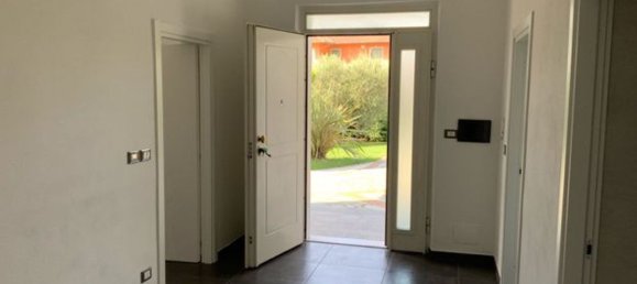 4-salle Appartement à Santo Stefano di Magra, Italy No. 280364 15