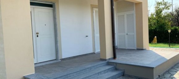 4-salle Appartement à Santo Stefano di Magra, Italy No. 280364 2