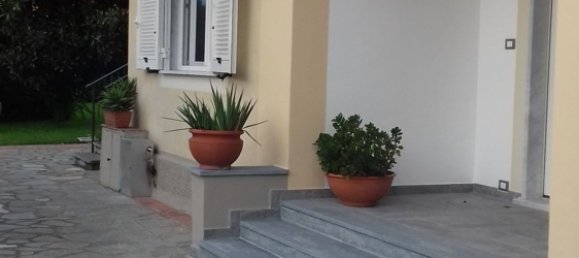 4-salle Appartement à Santo Stefano di Magra, Italy No. 280364 10