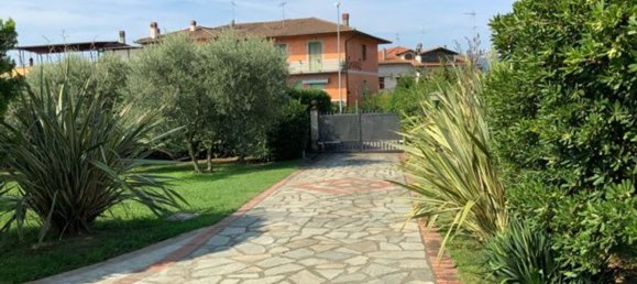 4-salle Appartement à Santo Stefano di Magra, Italy No. 280364 12