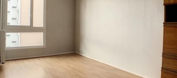 2 bedrooms Apartment in Corbeil-Essonnes, France No. 182382 9