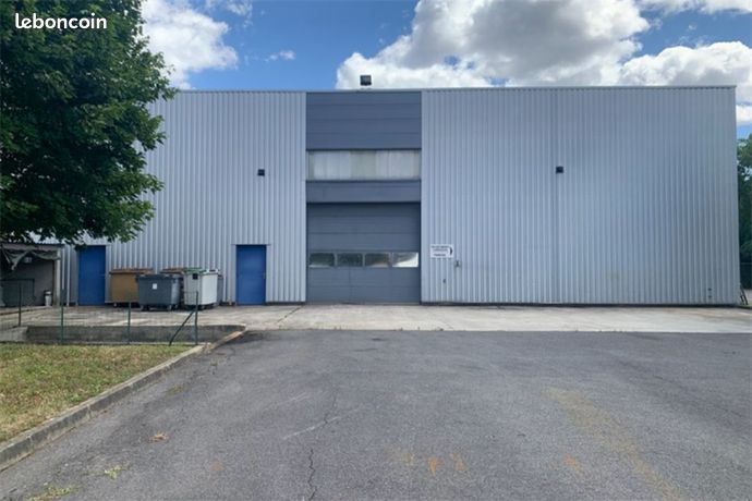 4171m² Commercial property in Le Plessis-Bouchard, France No. 306212