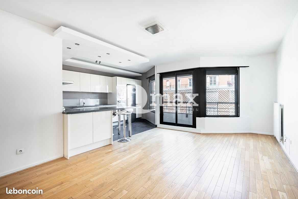 3 bedrooms Apartment in Levallois-Perret, France No. 166086