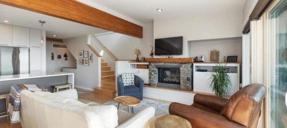 4 bedrooms House in British Columbia, Canada No. 1255 5