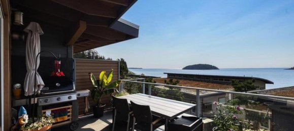 4 bedrooms House in British Columbia, Canada No. 1255 2