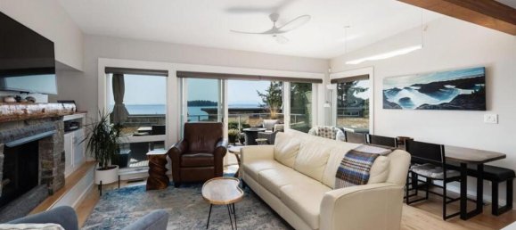 4 bedrooms House in British Columbia, Canada No. 1255 4