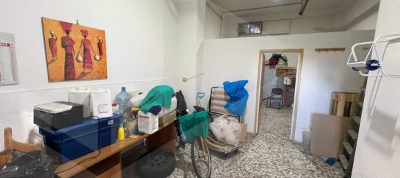 2-salle Bureau à Bari, Italy No. 25392 4