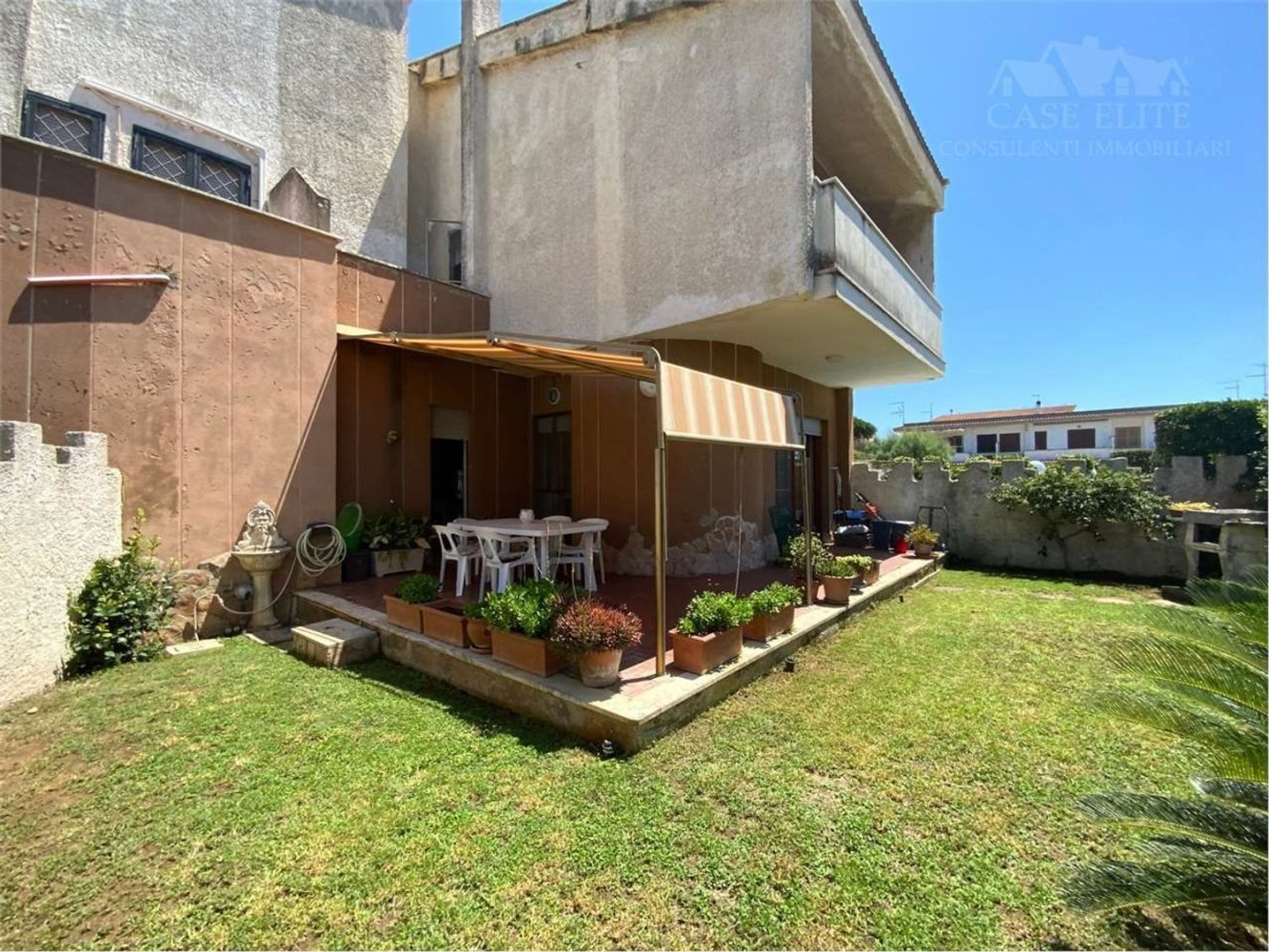 Apartamento de 5 dormitorios en Ardea, Italy No. 334099