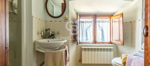 4 bedrooms Villa in Sigillo, Italy No. 293130 26