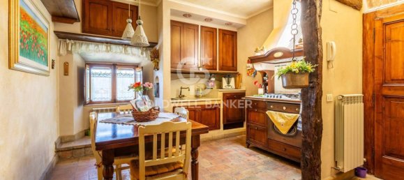 4 bedrooms Villa in Sigillo, Italy No. 293130 21