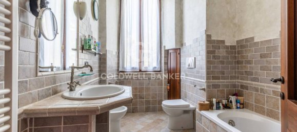 4 bedrooms Villa in Sigillo, Italy No. 293130 14