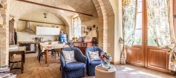 4 bedrooms Villa in Sigillo, Italy No. 293130 16