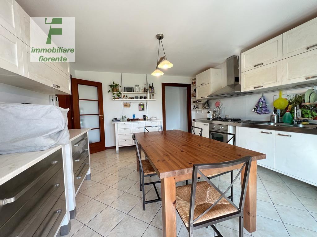 5 rooms Villa in Cadoneghe, Italy No. 230733