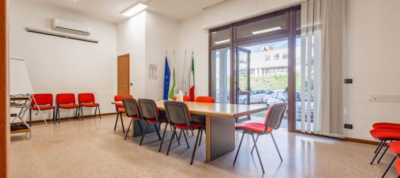 Büro in Modugno, Italy 100m², Nr. 359899 2