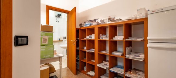 Büro in Modugno, Italy 100m², Nr. 359899 9