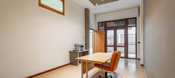 Büro in Modugno, Italy 100m², Nr. 359899 21