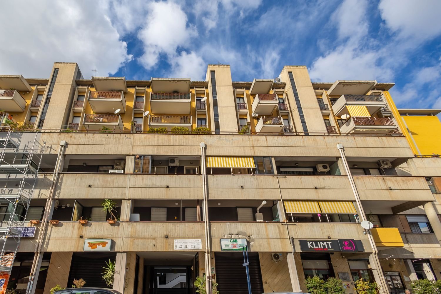 Büro in Modugno, Italy 100m², Nr. 359899