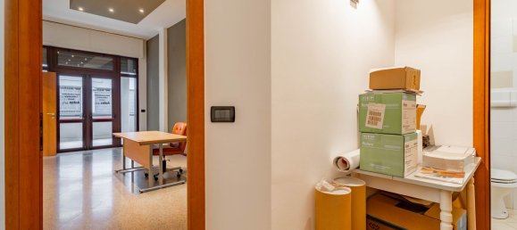 Büro in Modugno, Italy 100m², Nr. 359899 10