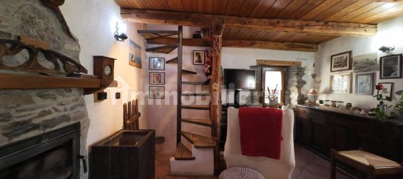 4 bedrooms House in Antey Saint Andre, Italy No. 177182 10