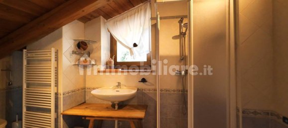 4 bedrooms House in Antey Saint Andre, Italy No. 177182 13