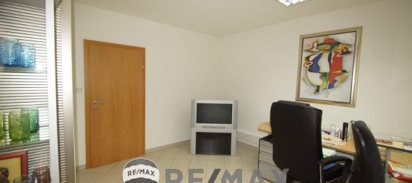 4 rooms Apartment in Josefstadt, Austria No. 131704 3