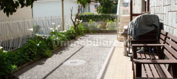 Apartamento de 2 dormitorios en Taggia, Italy No. 267158 3