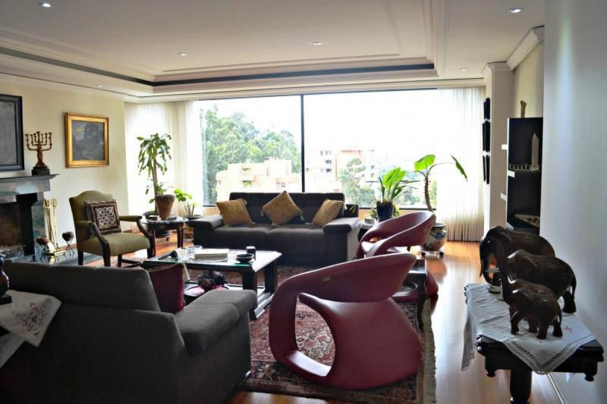 4 bedrooms House in Bogota, Colombia No. 11416