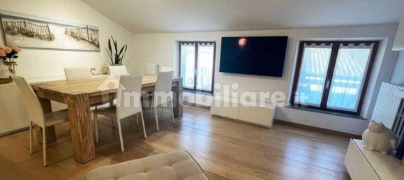 2 bedrooms Apartment in Como, Italy No. 76684 2