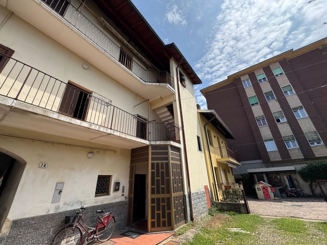Apartamento de 3 habitaciónes en Casorate Sempione, Italy No. 334201