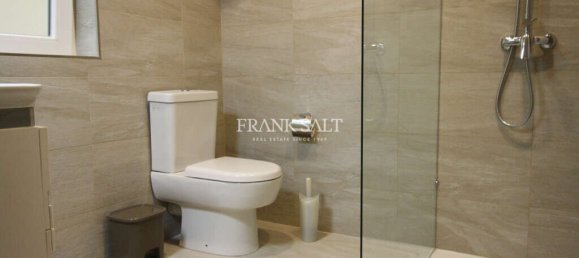 3 Schlafzimmer Maisonette-Wohnung in Mgarr, Malta, Nr. 10780 8