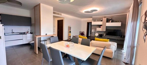 4 rooms Apartment in Perugia, Italy No. 32543 3